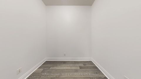 Photo 27 at 617 - 399 Spring Garden Avenue, Willowdale East, Toronto