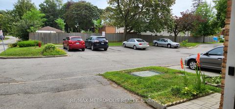 Photo 1 at 8 - 21 Rockwood Drive, Cliffcrest, Toronto