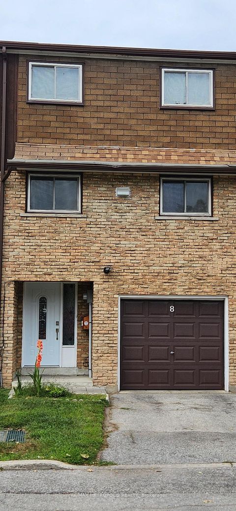 Photo 2 at 8 - 21 Rockwood Drive, Cliffcrest, Toronto