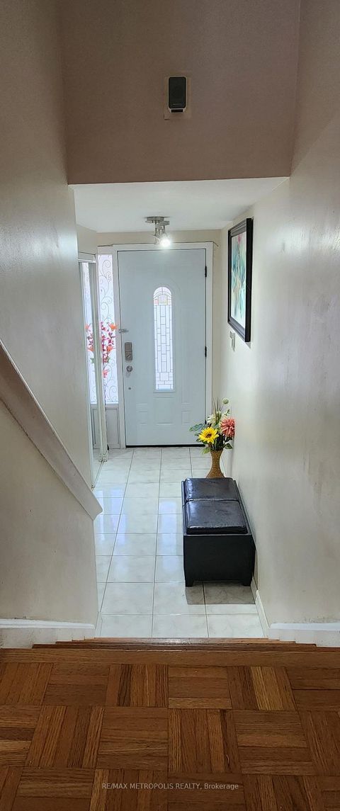 Photo 6 at 8 - 21 Rockwood Drive, Cliffcrest, Toronto