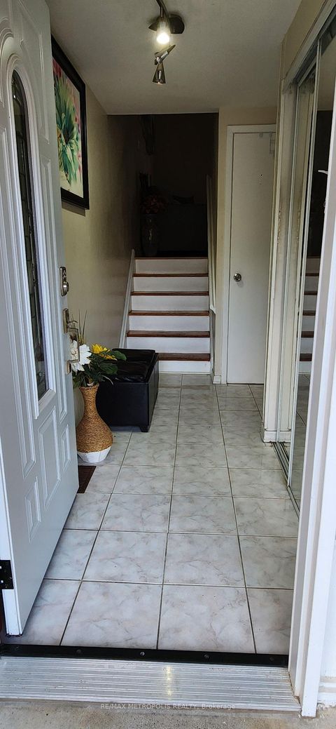 Photo 9 at 8 - 21 Rockwood Drive, Cliffcrest, Toronto