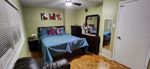 Photo 11 at 8 - 21 Rockwood Drive, Cliffcrest, Toronto