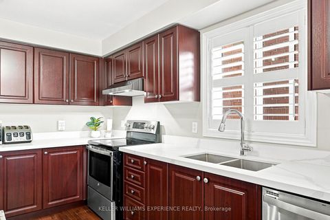 Photo 10 at 7 Stanley Street, East Bayfield, Barrie