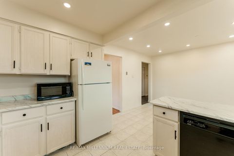 Photo 11 at 117 Rose Street, Wellington, Barrie