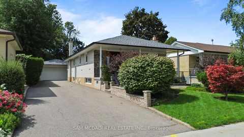 Photo 2 at 248 Wellesworth Drive, West Deane, Toronto