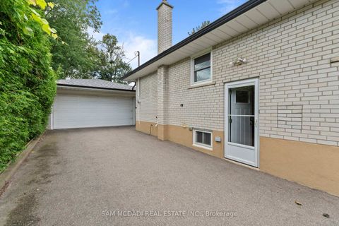 Photo 3 at 248 Wellesworth Drive, West Deane, Toronto