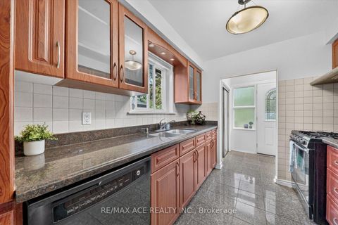 Photo 13 at 100 Merkley Square, Morningside, Toronto