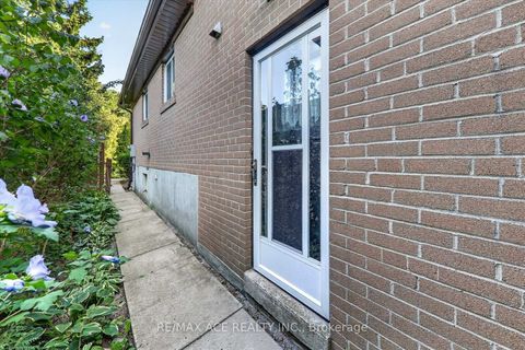 Photo 39 at 100 Merkley Square, Morningside, Toronto