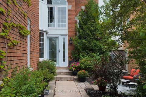 Photo 2 at 19 Grand Forest Drive, Bayshore, Barrie