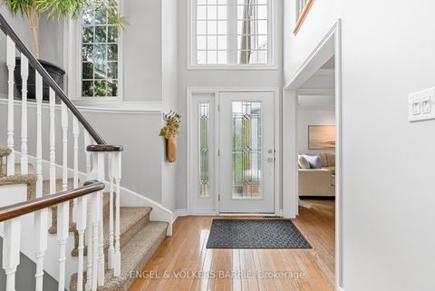 Photo 3 at 19 Grand Forest Drive, Bayshore, Barrie