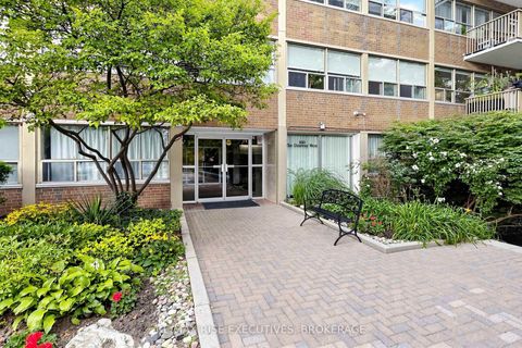 Photo 3 at 304 - 160 The Donway W, Don Mills, Toronto