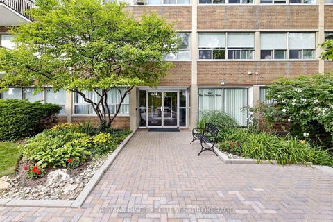 Photo 4 at 304 - 160 The Donway W, Don Mills, Toronto