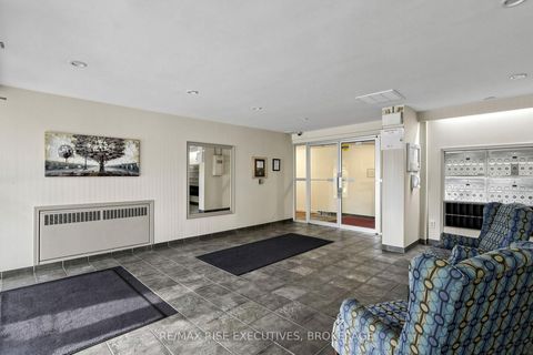 Photo 9 at 304 - 160 The Donway W, Don Mills, Toronto
