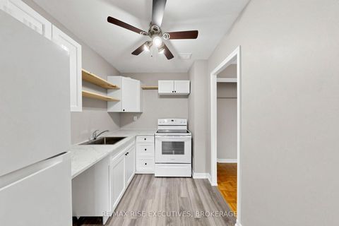 Photo 17 at 304 - 160 The Donway W, Don Mills, Toronto