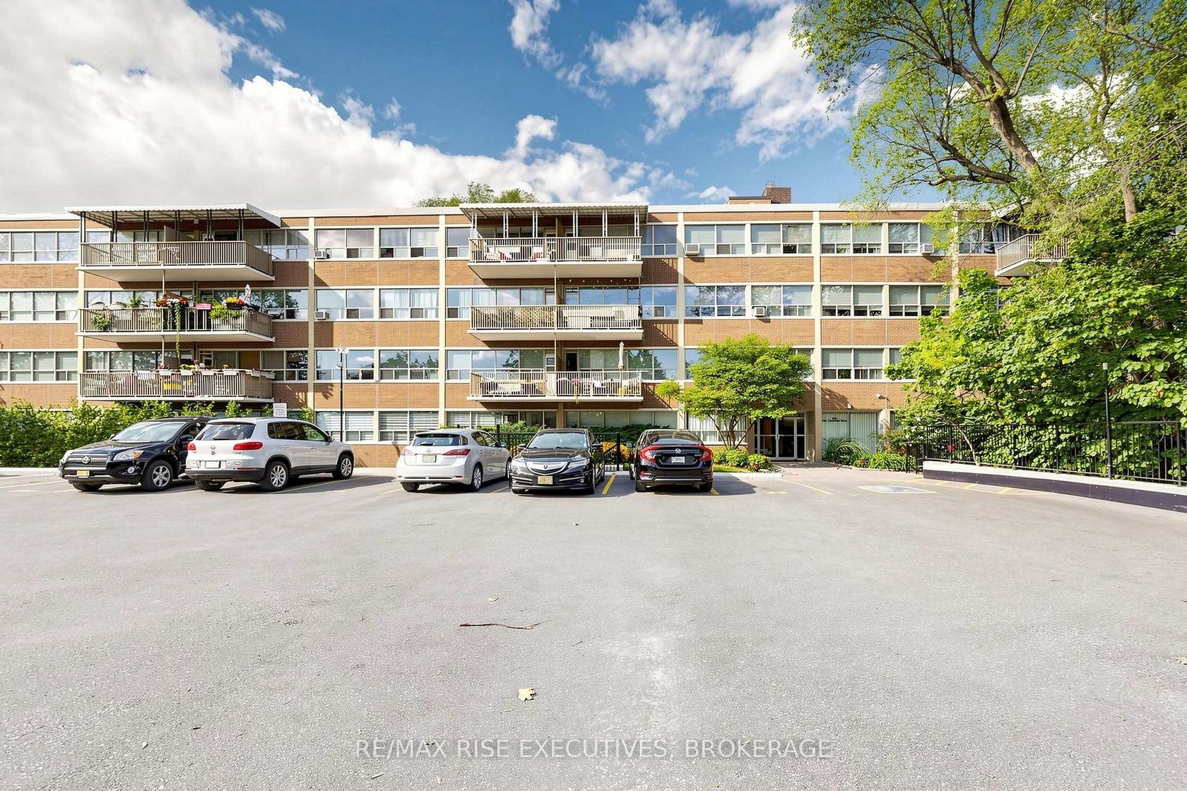 304 - 160 The Donway W, Don Mills, Toronto 