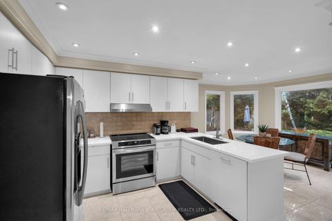 Photo 10 at 95 Gilbank Drive, Aurora Heights, Aurora