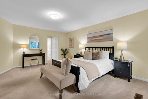 Photo 19 at 95 Gilbank Drive, Aurora Heights, Aurora