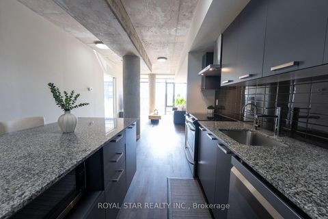 Photo 7 at 623 - 95 Bathurst Street, Waterfront Communities C1, Toronto