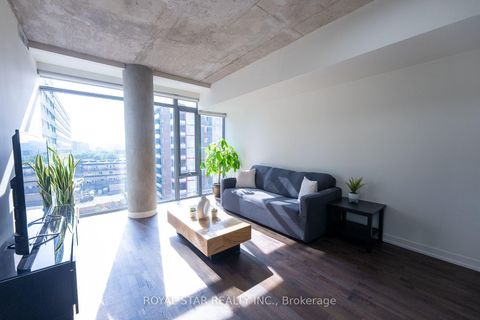 Photo 10 at 623 - 95 Bathurst Street, Waterfront Communities C1, Toronto
