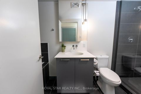 Photo 18 at 623 - 95 Bathurst Street, Waterfront Communities C1, Toronto