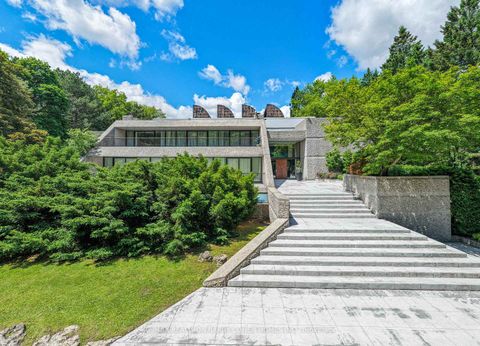 Photo 2 at 30 High Point Road, York Mills, Toronto