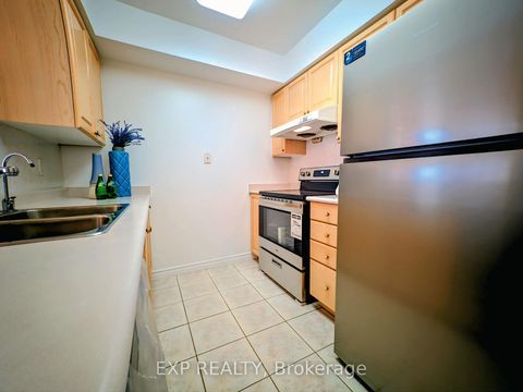Photo 7 at 712 - 3088 Kennedy Road, Steeles, Toronto