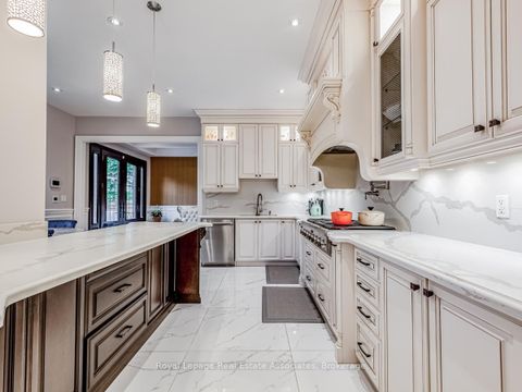 Photo 11 at 96 Elmcrest Road, West Deane, Toronto