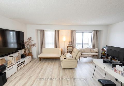 Photo 3 at 37 - 69 Maple Branch Path, The Westway, Toronto