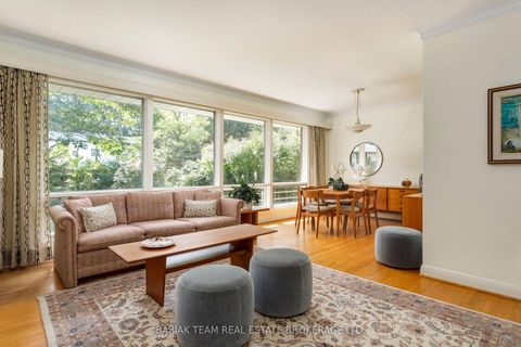 Photo 4 at 4 Ivy Lea Crescent, Queensway, Toronto