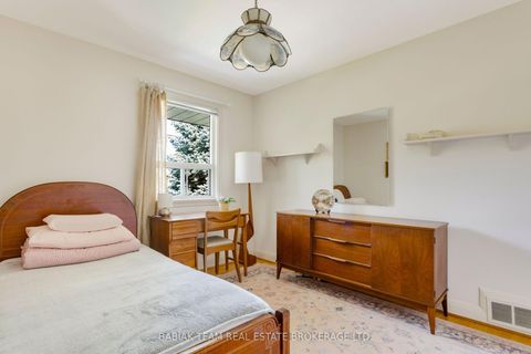 Photo 10 at 4 Ivy Lea Crescent, Queensway, Toronto