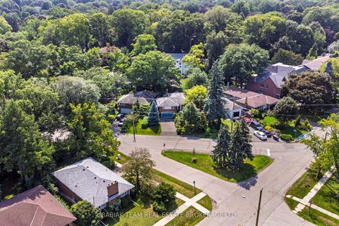 Photo 20 at 4 Ivy Lea Crescent, Queensway, Toronto