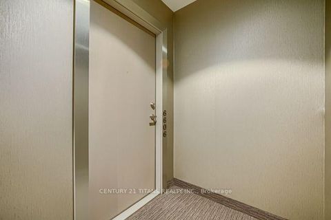 Photo 2 at 6606 - 100 Harbour Street, Waterfront Communities C1, Toronto