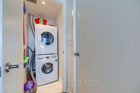 Photo 12 at 6606 - 100 Harbour Street, Waterfront Communities C1, Toronto