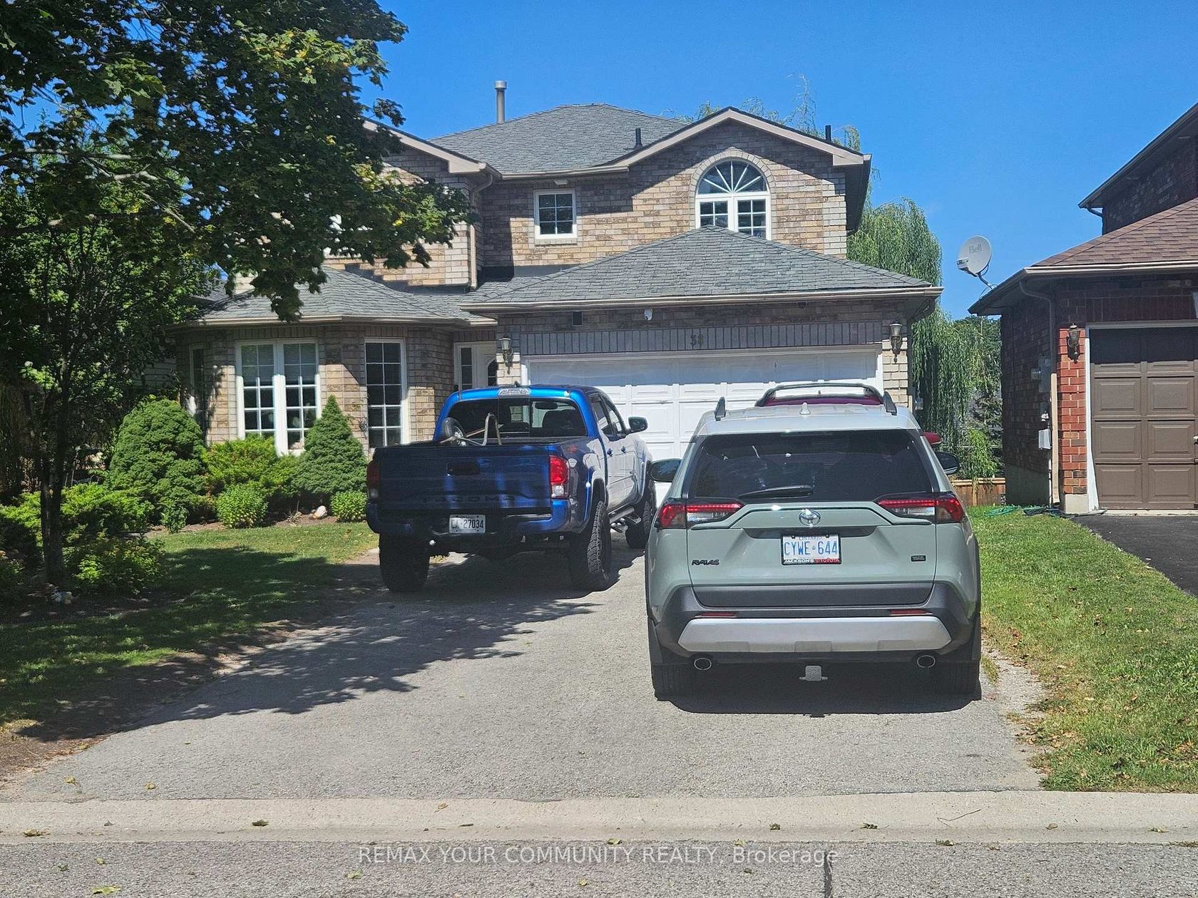 38 Masters Drive, East Bayfield, Barrie photo number 2