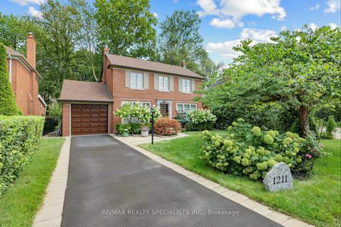 Photo 2 at 1211 Royal York Road, Humber Valley, Toronto