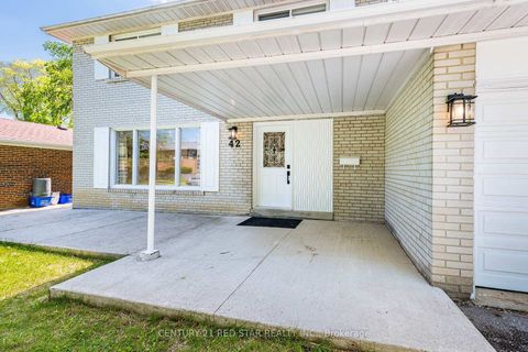 Photo 1 at 42 Broadfield Drive, Markland Wood, Toronto