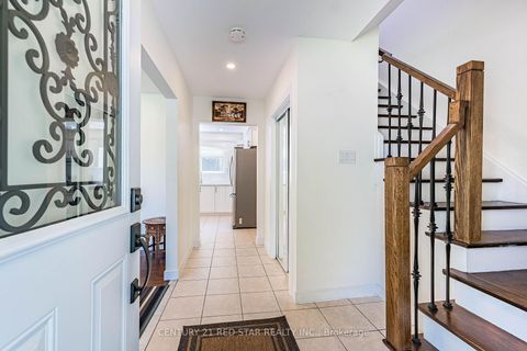 Photo 3 at 42 Broadfield Drive, Markland Wood, Toronto