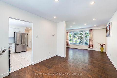 Photo 8 at 42 Broadfield Drive, Markland Wood, Toronto