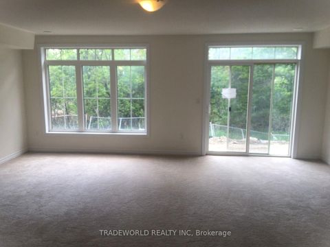 Photo 2 at 40 - 181 Parktree Drive, Maple, Vaughan