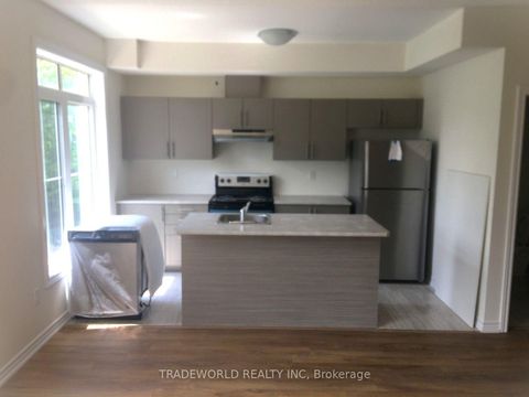 Photo 3 at 40 - 181 Parktree Drive, Maple, Vaughan