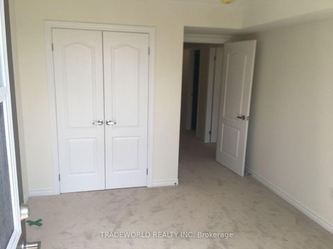 Photo 8 at 40 - 181 Parktree Drive, Maple, Vaughan