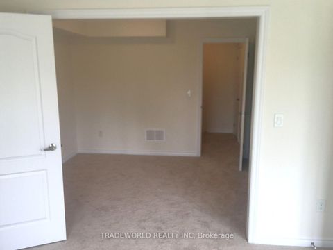 Photo 9 at 40 - 181 Parktree Drive, Maple, Vaughan
