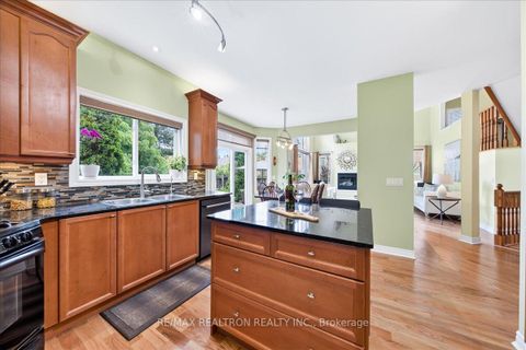 Photo 10 at 158 Nantucket Drive N, Oak Ridges Lake Wilcox, Richmond Hill