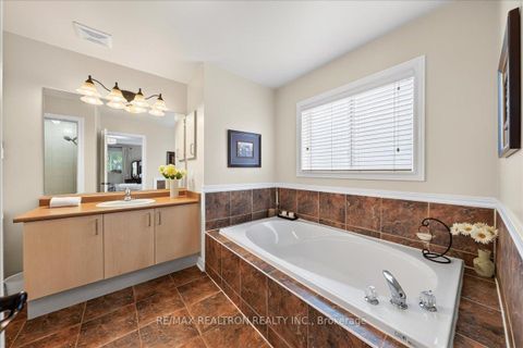 Photo 27 at 158 Nantucket Drive N, Oak Ridges Lake Wilcox, Richmond Hill