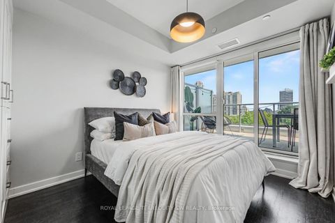 Photo 8 at 510 - 501 St. Clair Avenue W, Casa Loma, Toronto