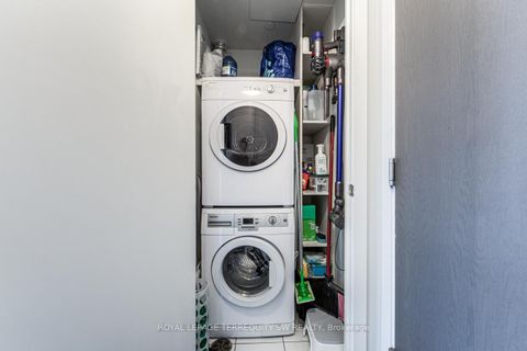 Photo 28 at 510 - 501 St. Clair Avenue W, Casa Loma, Toronto