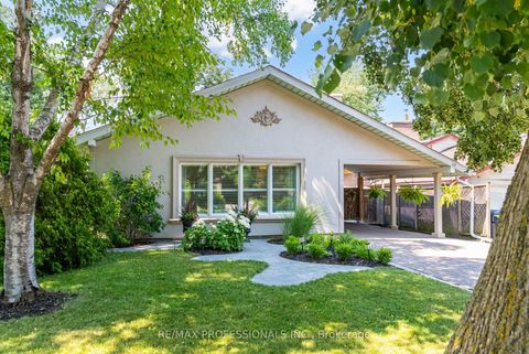 Photo 3 at 48 Genthorn Avenue, Kipling, Toronto