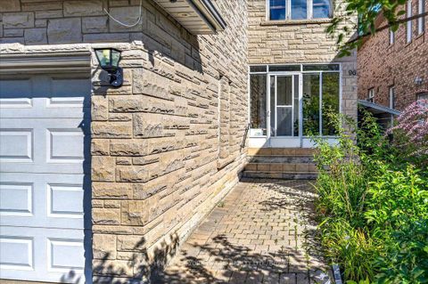 Photo 2 at 96 Townsgate Drive, Yorkhill, Vaughan