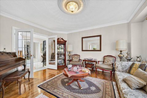 Photo 9 at 96 Townsgate Drive, Yorkhill, Vaughan