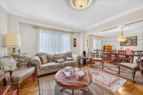 Photo 10 at 96 Townsgate Drive, Yorkhill, Vaughan